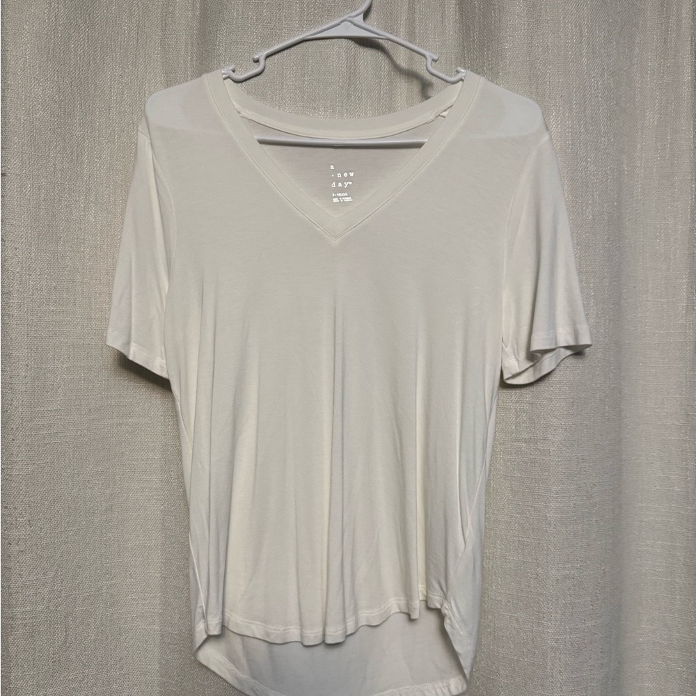 a new day Women's Cream V-Neck Short Sleeve Tee